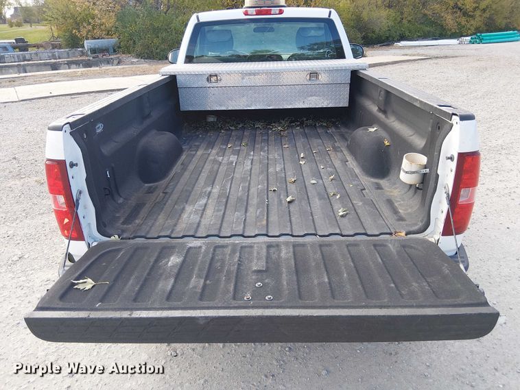 image for item FK0529 2011 Chevrolet Silverado 1500 pickup truck