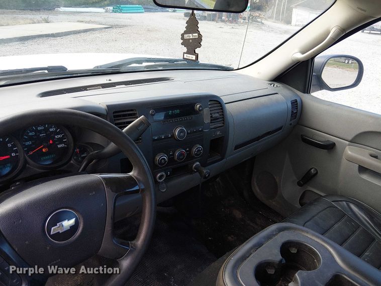 image for item FK0529 2011 Chevrolet Silverado 1500 pickup truck