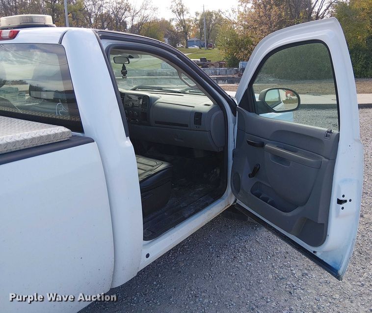 image for item FK0529 2011 Chevrolet Silverado 1500 pickup truck