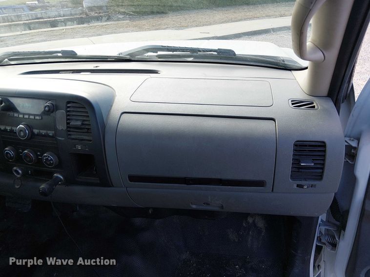 image for item FK0529 2011 Chevrolet Silverado 1500 pickup truck