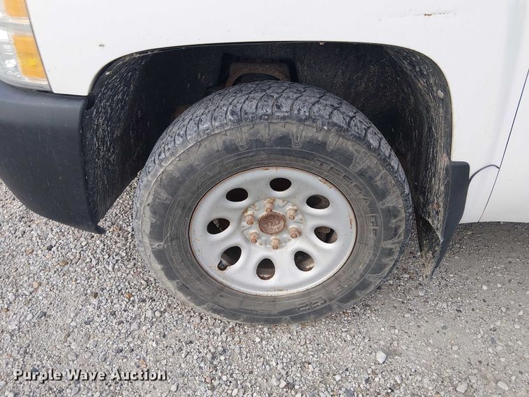 image for item FK0529 2011 Chevrolet Silverado 1500 pickup truck