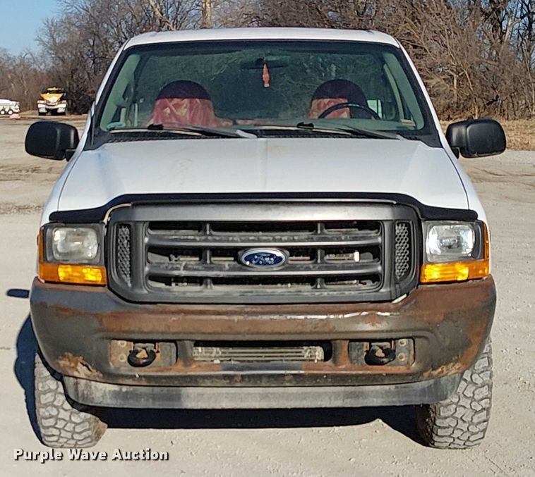 image for item FK0896 2001 Ford F250 SuperDuty pickup truck cab and chassis