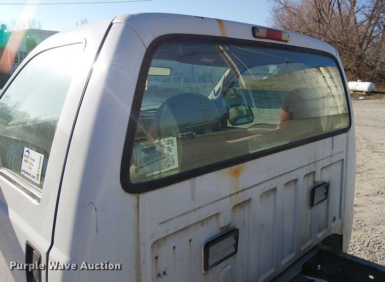 image for item FK0896 2001 Ford F250 SuperDuty pickup truck cab and chassis