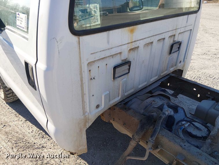 image for item FK0896 2001 Ford F250 SuperDuty pickup truck cab and chassis