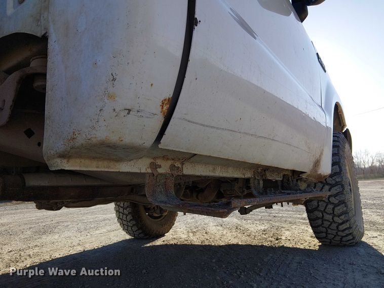 image for item FK0896 2001 Ford F250 SuperDuty pickup truck cab and chassis