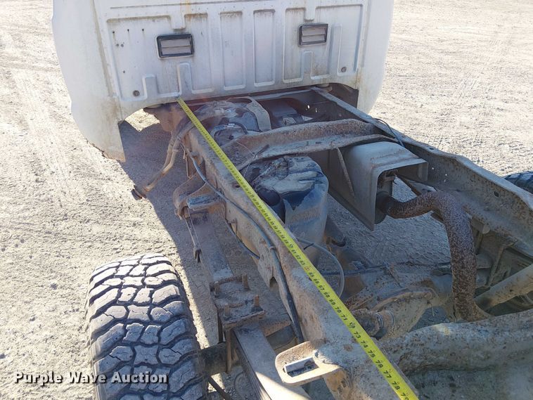 image for item FK0896 2001 Ford F250 SuperDuty pickup truck cab and chassis