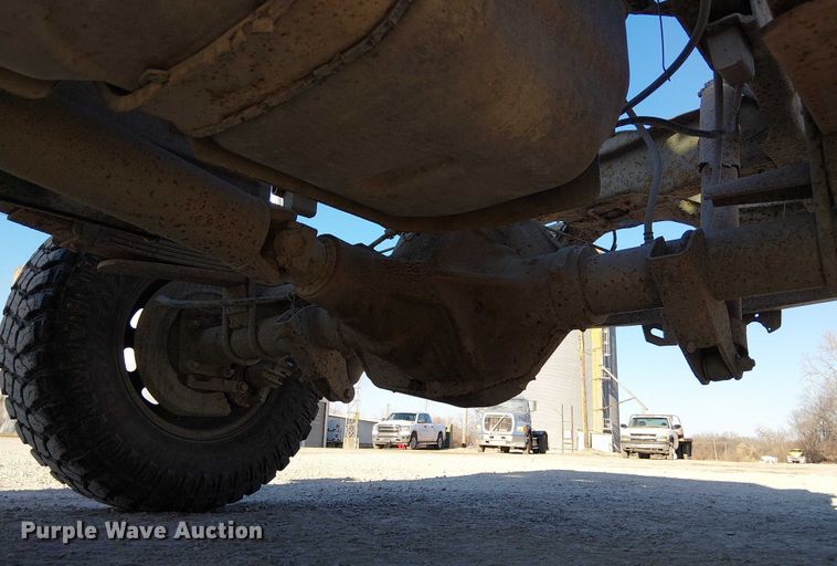 image for item FK0896 2001 Ford F250 SuperDuty pickup truck cab and chassis