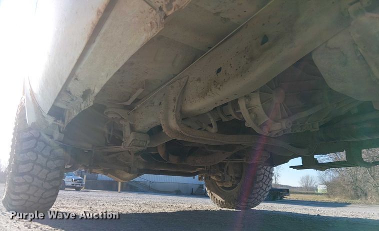 image for item FK0896 2001 Ford F250 SuperDuty pickup truck cab and chassis