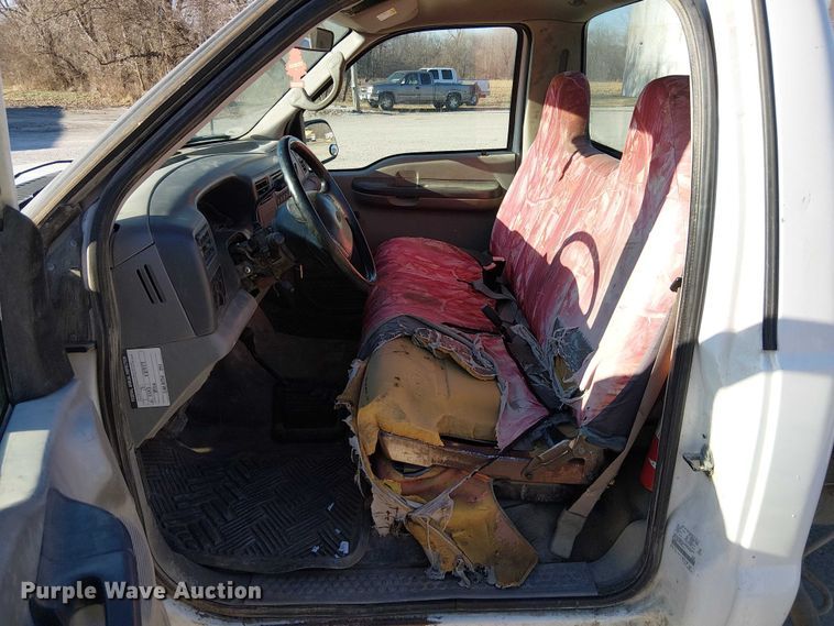 image for item FK0896 2001 Ford F250 SuperDuty pickup truck cab and chassis