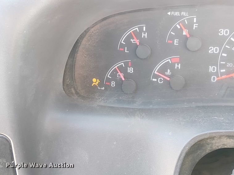 image for item FK0896 2001 Ford F250 SuperDuty pickup truck cab and chassis