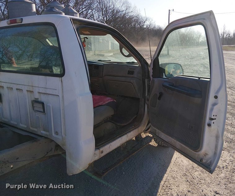 image for item FK0896 2001 Ford F250 SuperDuty pickup truck cab and chassis