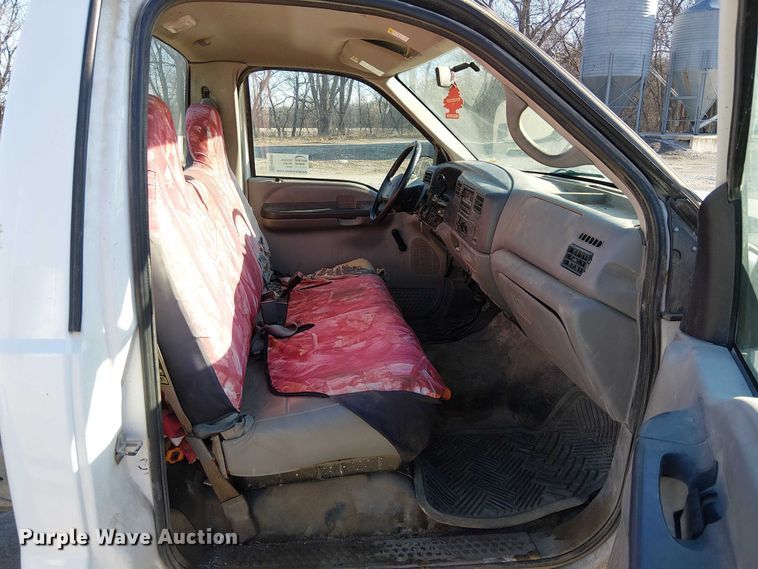 image for item FK0896 2001 Ford F250 SuperDuty pickup truck cab and chassis