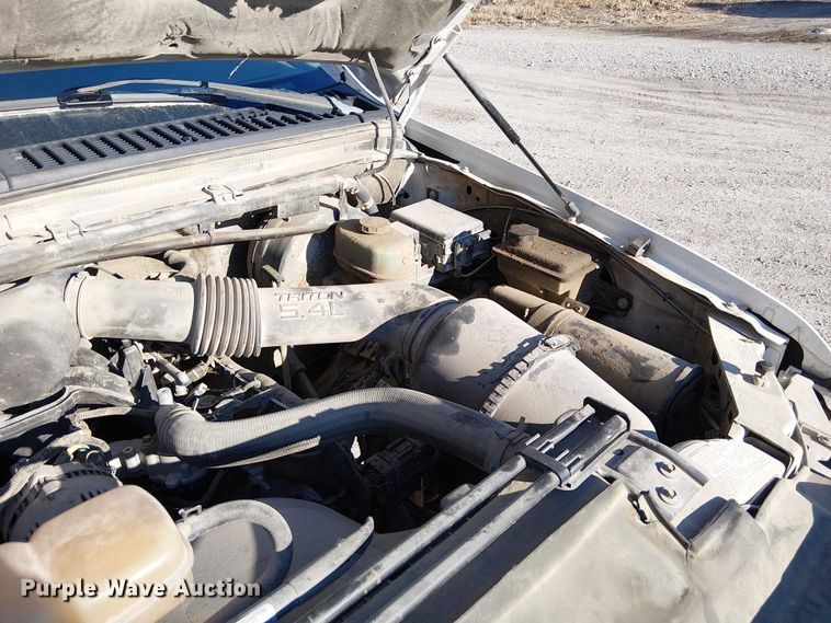 image for item FK0896 2001 Ford F250 SuperDuty pickup truck cab and chassis