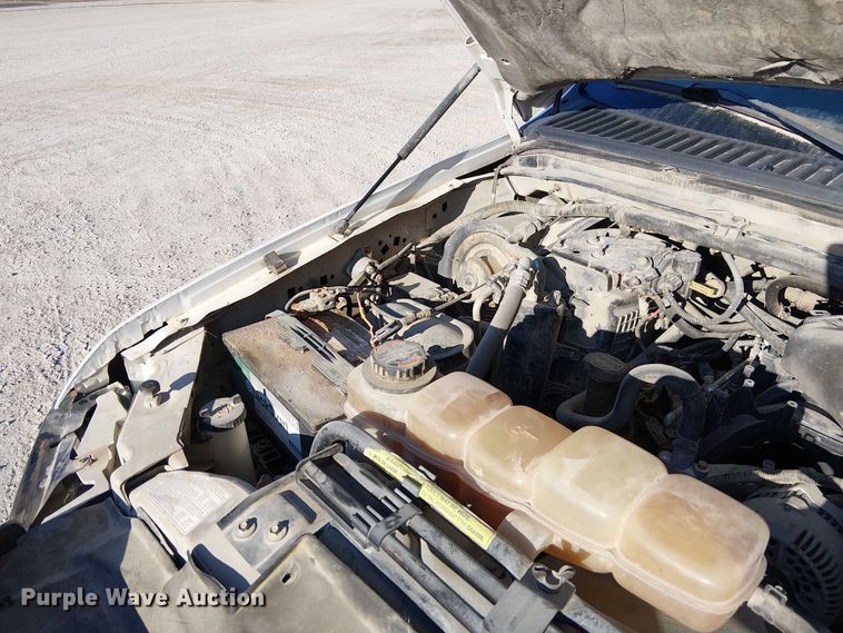 image for item FK0896 2001 Ford F250 SuperDuty pickup truck cab and chassis