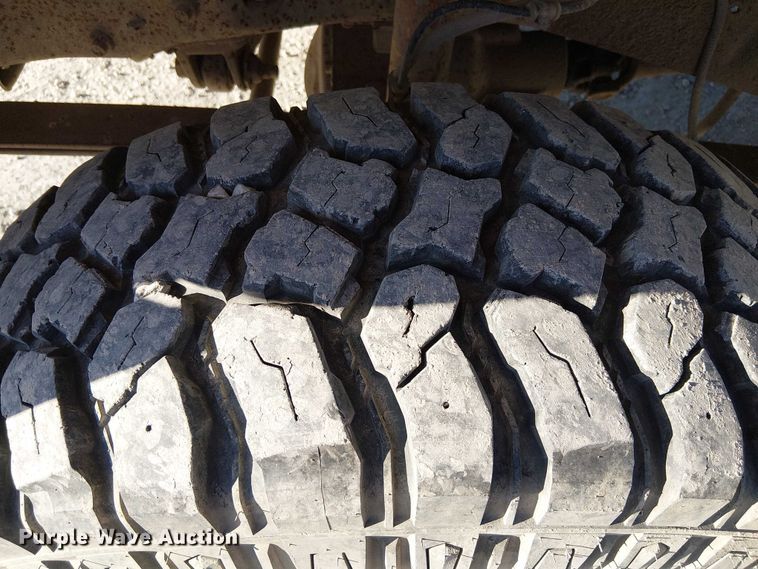 image for item FK0896 2001 Ford F250 SuperDuty pickup truck cab and chassis