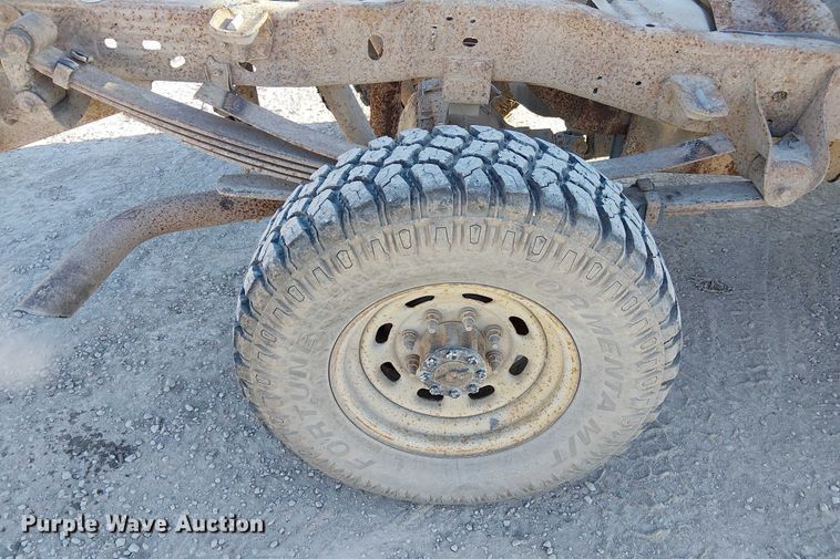 image for item FK0896 2001 Ford F250 SuperDuty pickup truck cab and chassis