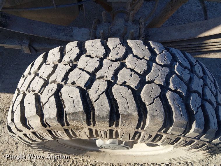 image for item FK0896 2001 Ford F250 SuperDuty pickup truck cab and chassis