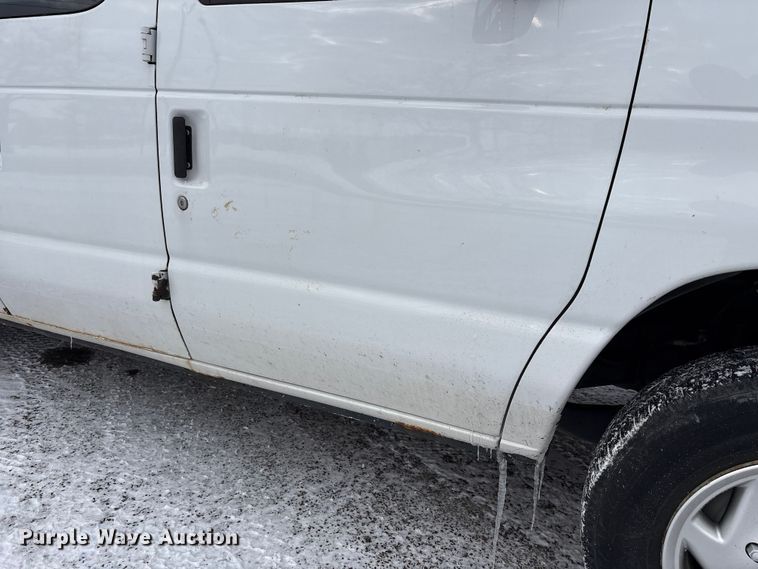 image for item FK1042 2013 Ford E150 van