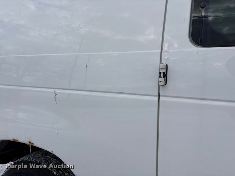 image for item FK1042 2013 Ford E150 van