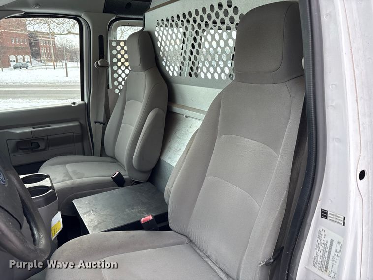 image for item FK1042 2013 Ford E150 van