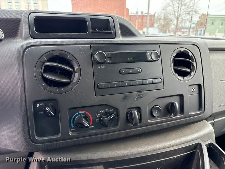 image for item FK1042 2013 Ford E150 van