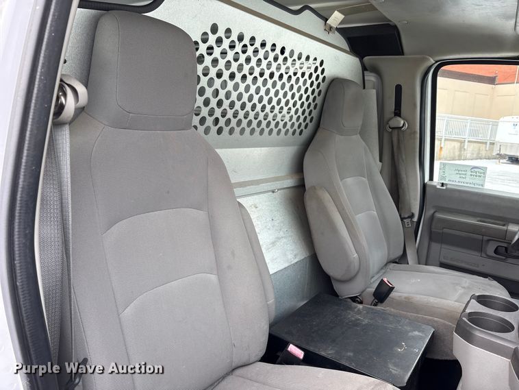 image for item FK1042 2013 Ford E150 van