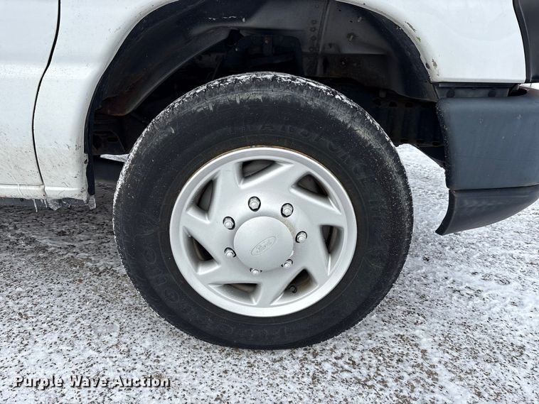 image for item FK1042 2013 Ford E150 van