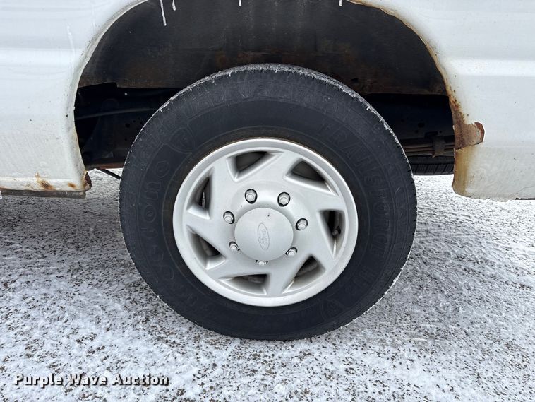 image for item FK1042 2013 Ford E150 van