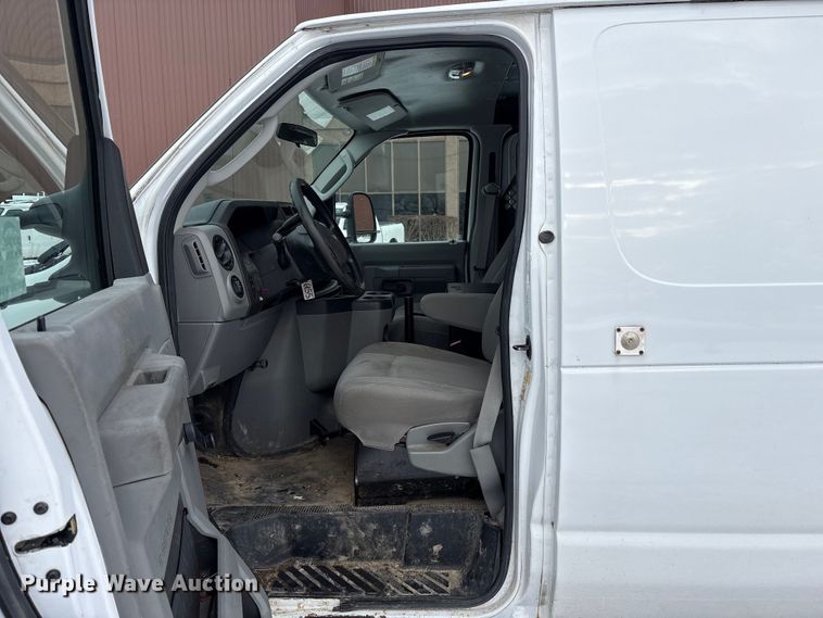 image for item FK1043 2014 Ford E150 van