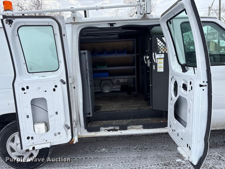 image for item FK1043 2014 Ford E150 van