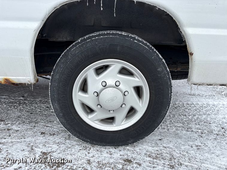 image for item FK1043 2014 Ford E150 van