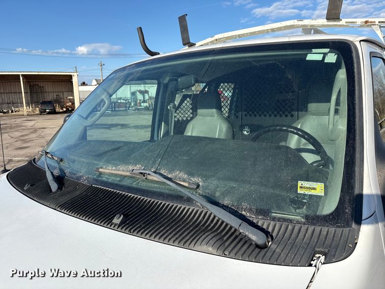 image for item FK1046 2011 Ford E150 van