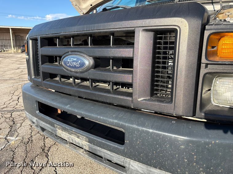 image for item FK1046 2011 Ford E150 van