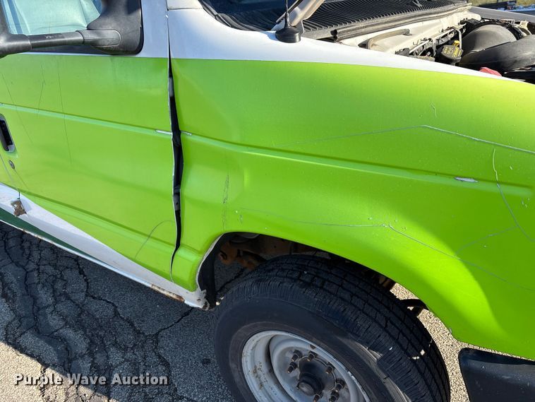 image for item FK1046 2011 Ford E150 van