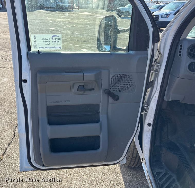 image for item FK1046 2011 Ford E150 van