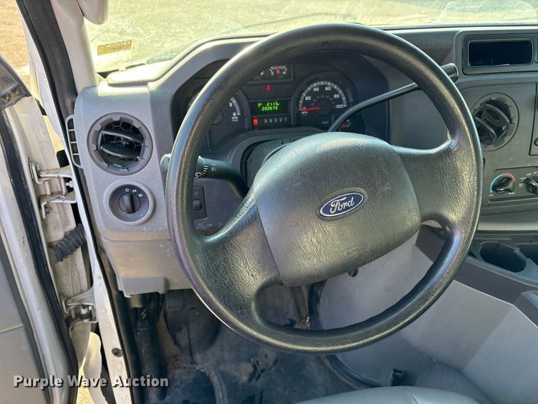 image for item FK1046 2011 Ford E150 van