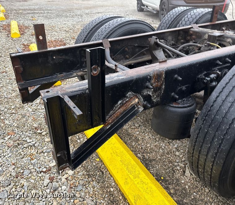 image for item FK1061 2008 International 4400 truck cab and chassis