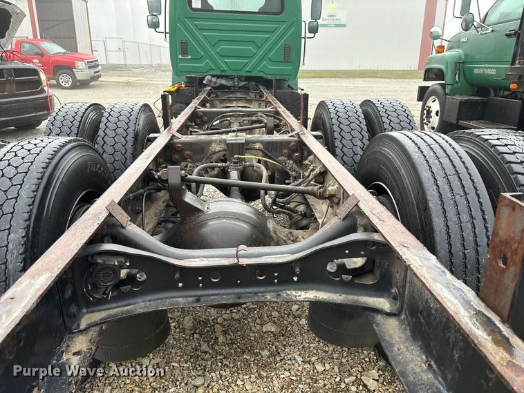 image for item FK1061 2008 International 4400 truck cab and chassis