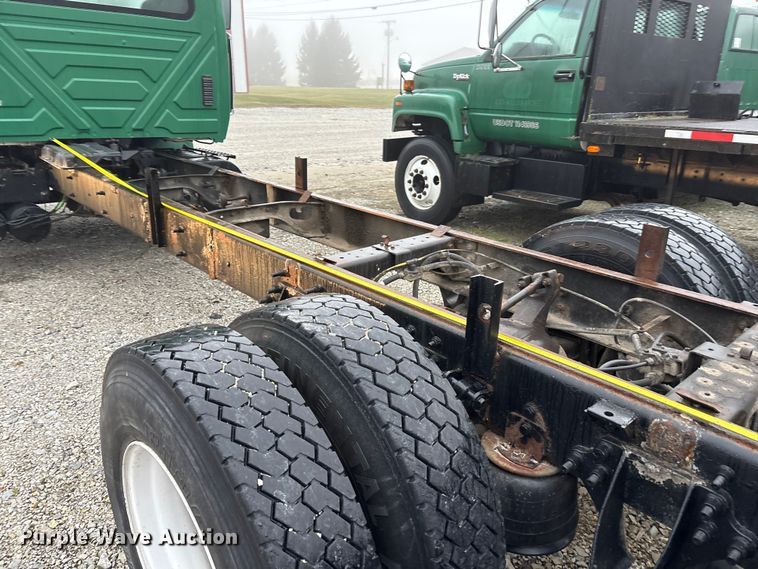 image for item FK1061 2008 International 4400 truck cab and chassis