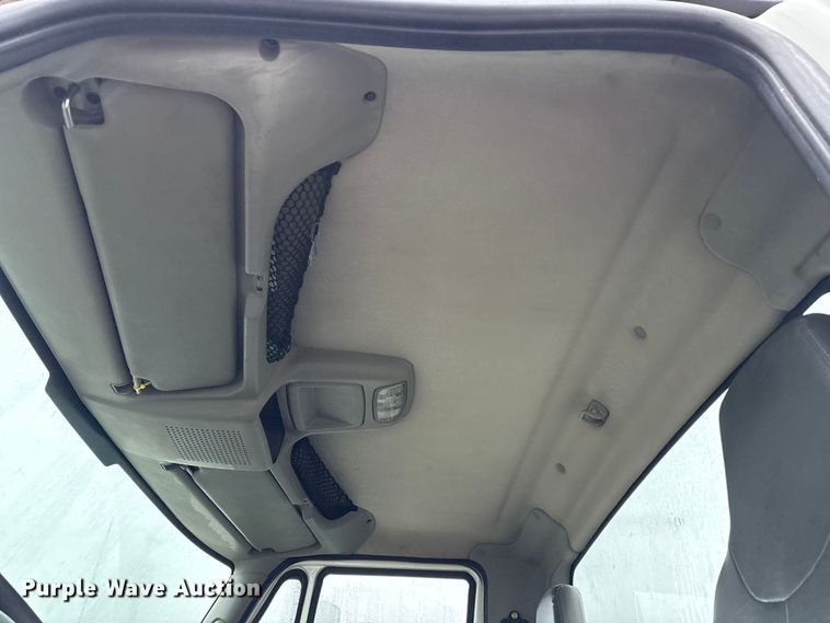 image for item FK1061 2008 International 4400 truck cab and chassis