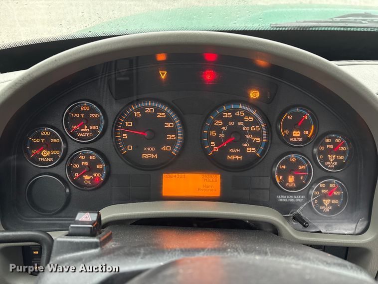 image for item FK1061 2008 International 4400 truck cab and chassis