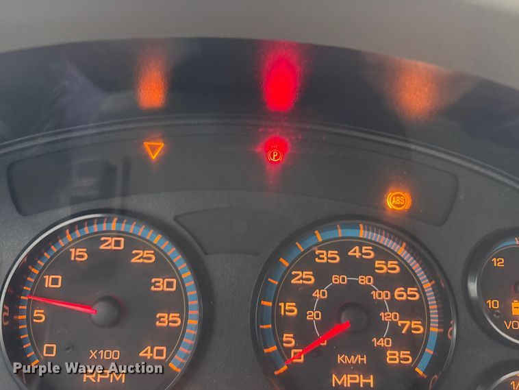 image for item FK1061 2008 International 4400 truck cab and chassis