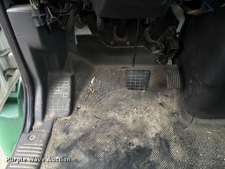 image for item FK1061 2008 International 4400 truck cab and chassis