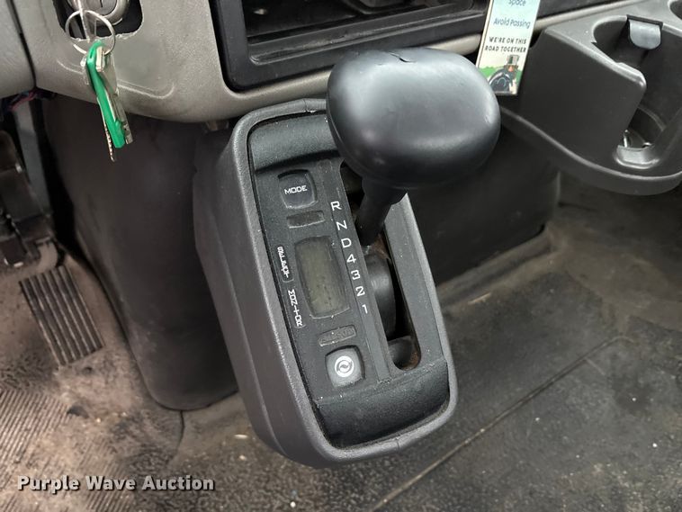 image for item FK1061 2008 International 4400 truck cab and chassis