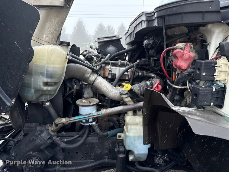 image for item FK1061 2008 International 4400 truck cab and chassis