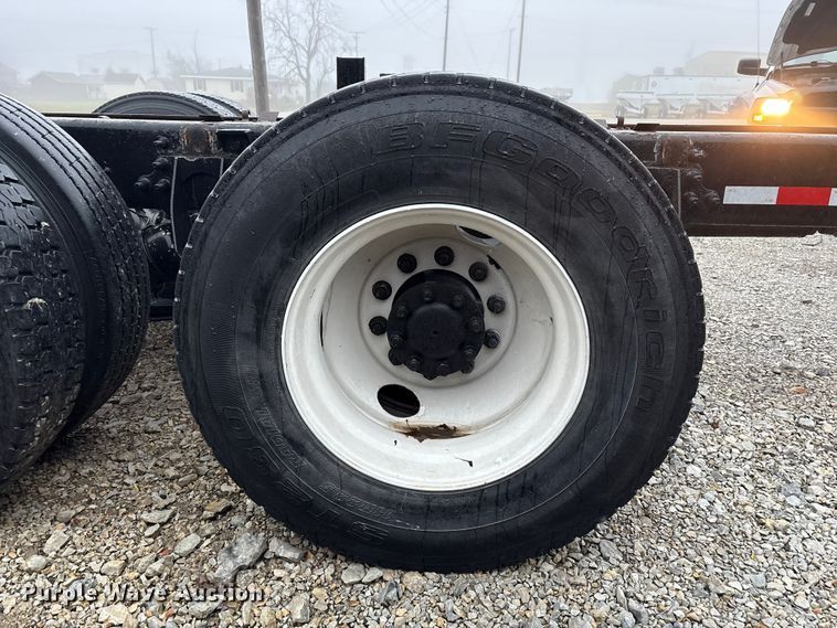 image for item FK1061 2008 International 4400 truck cab and chassis