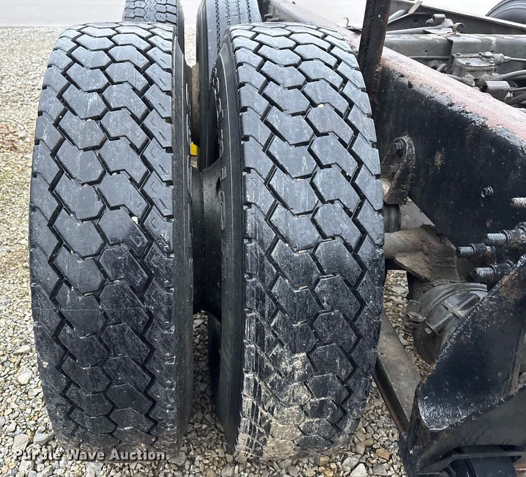 image for item FK1061 2008 International 4400 truck cab and chassis