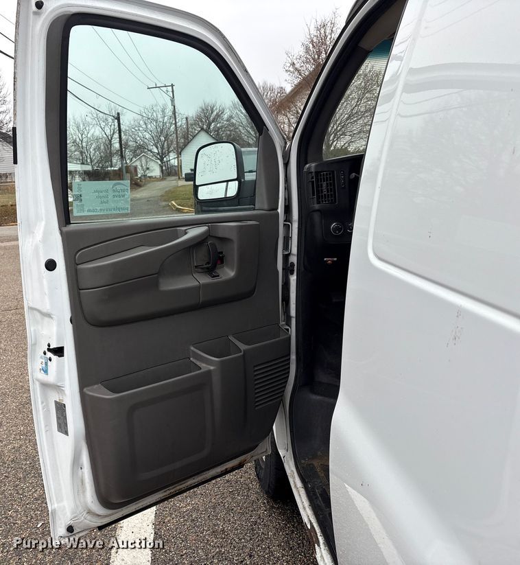 image for item FK1064 2014 Chevrolet Express van