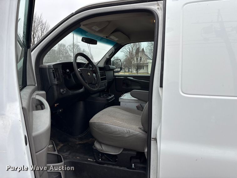 image for item FK1064 2014 Chevrolet Express van
