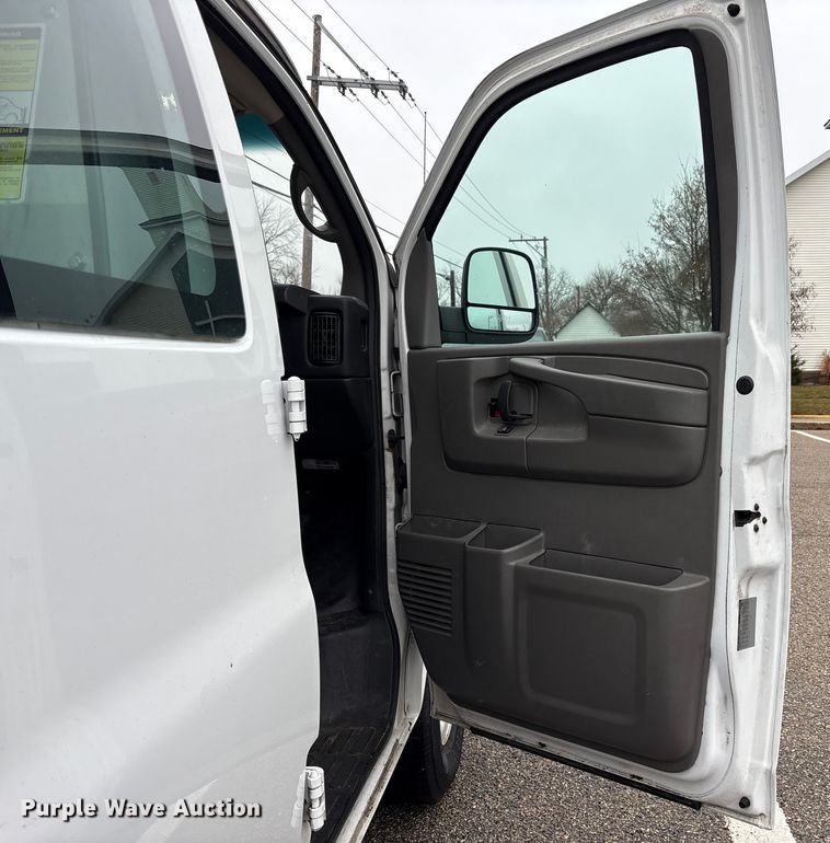 image for item FK1064 2014 Chevrolet Express van